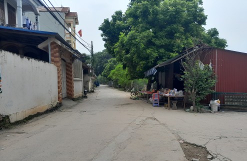 Nhà đẹp ở ngay, ô tô, full nội thất tại TT Kim Hoa - Mê Linh, 70m2 x 3 tầng, mt 4m, chỉ 2 tỷ